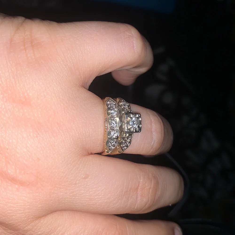 14kt gold Diamond ring size 7 - Picture 3 of 9